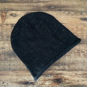 ✨SOLD✨✔️✔️ Black Wool Beanie W Multicolor Thread